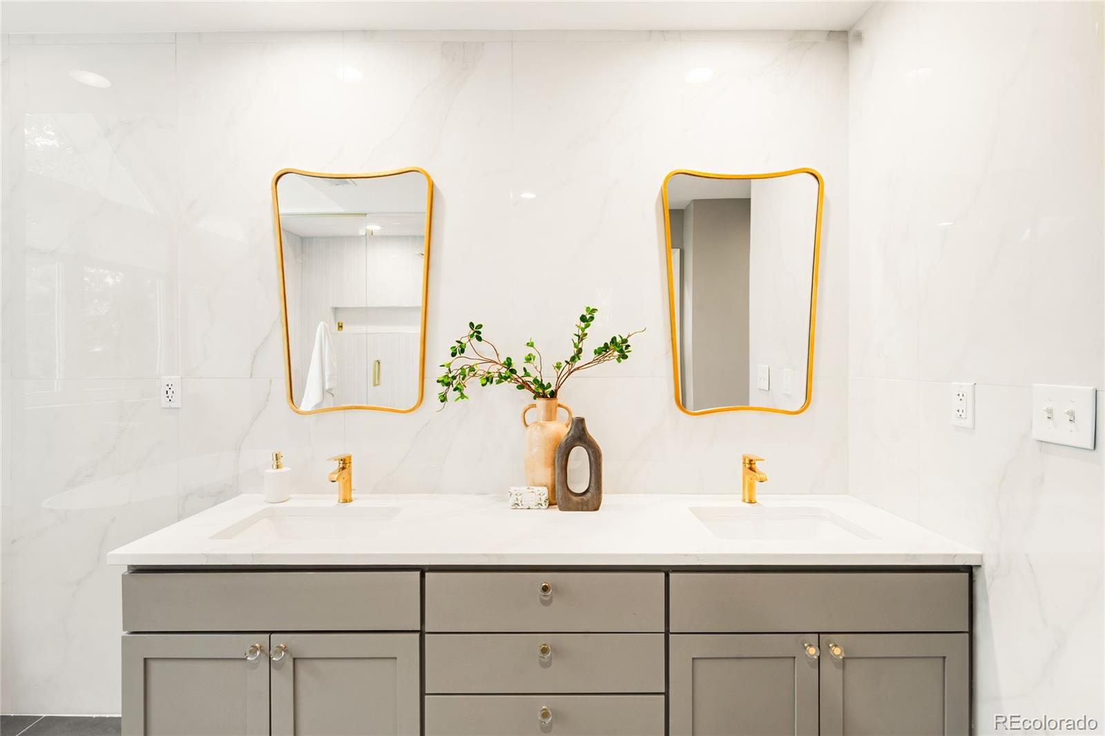 MLS Image #34 for 3045  ohm way,denver, Colorado