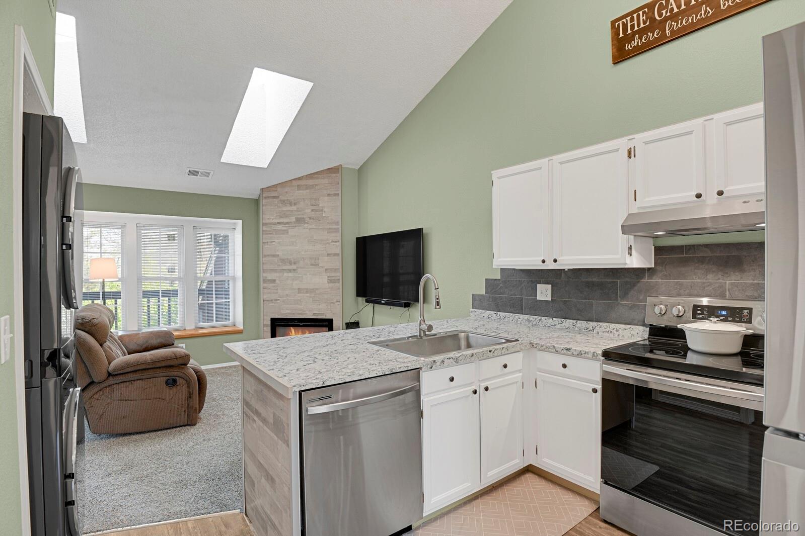 MLS Image #10 for 1214 s flower circle,lakewood, Colorado