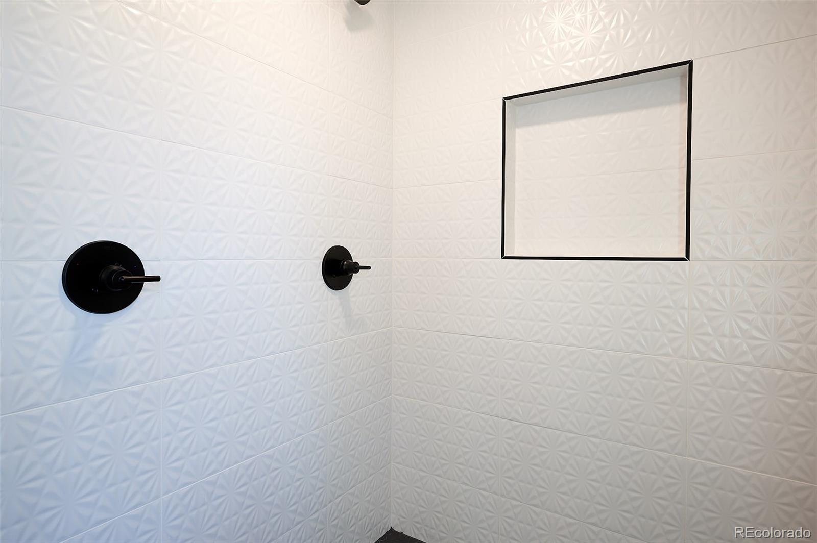 MLS Image #18 for 521 n fox ,denver, Colorado