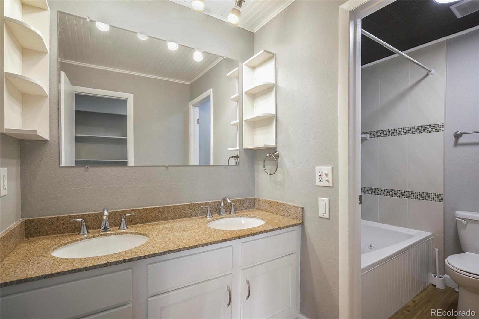 MLS Image #14 for 7995 e mississippi avenue,denver, Colorado