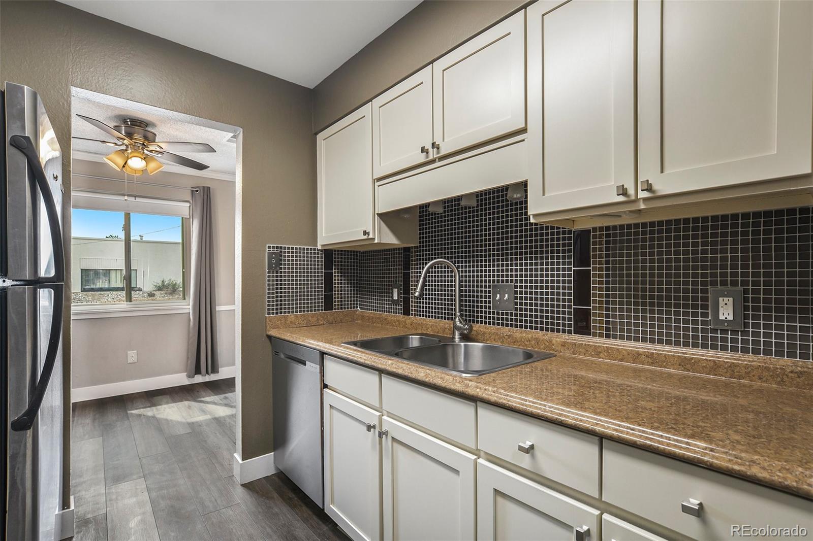 MLS Image #7 for 7995 e mississippi avenue,denver, Colorado