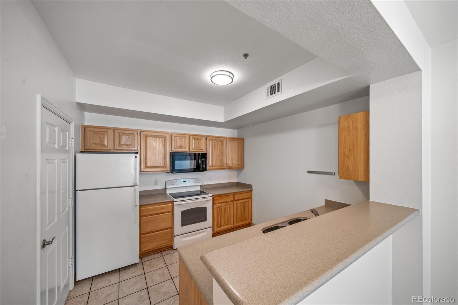 MLS Image #10 for 12820  ironstone way 104,parker, Colorado