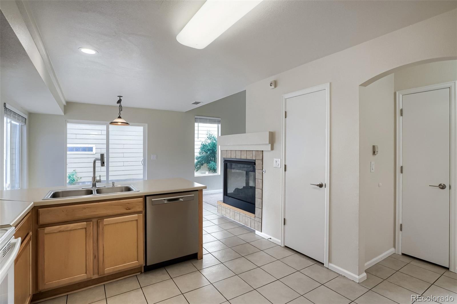 MLS Image #10 for 21434 e 47th avenue,denver, Colorado