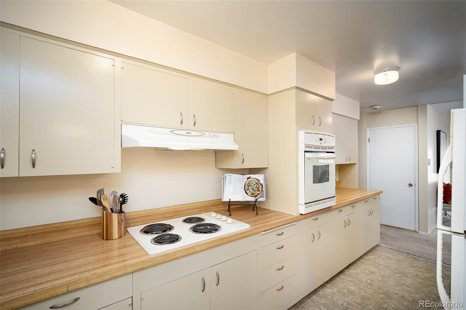 MLS Image #11 for 4090  zephyr drive,wheat ridge, Colorado