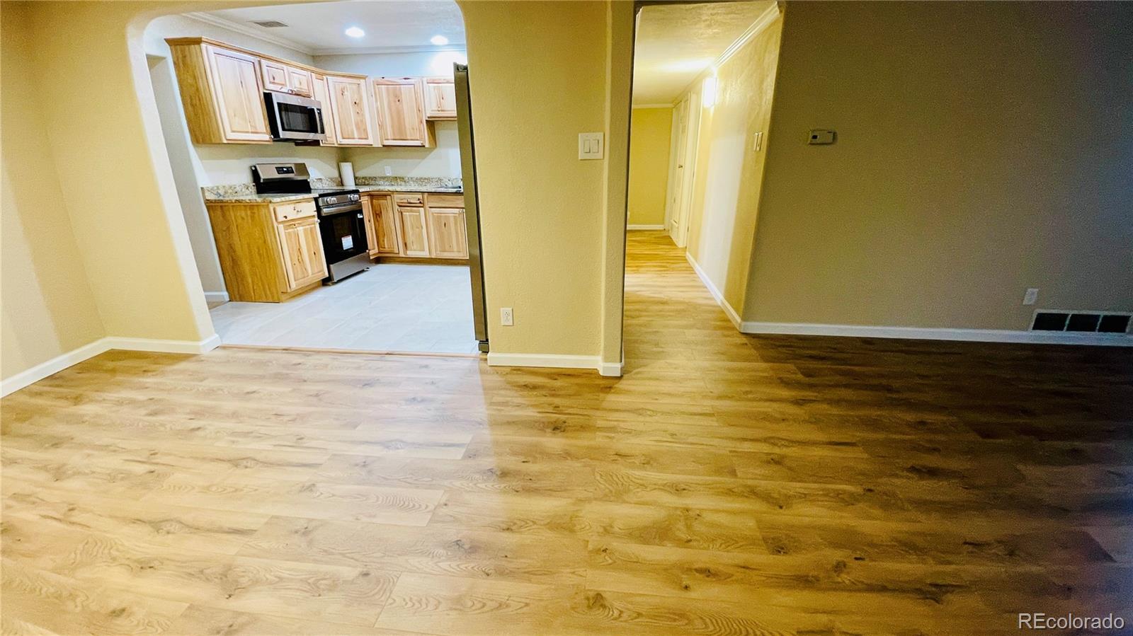 MLS Image #11 for 903  quentin street,aurora, Colorado