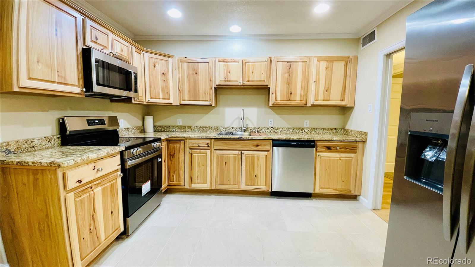MLS Image #5 for 903  quentin street,aurora, Colorado