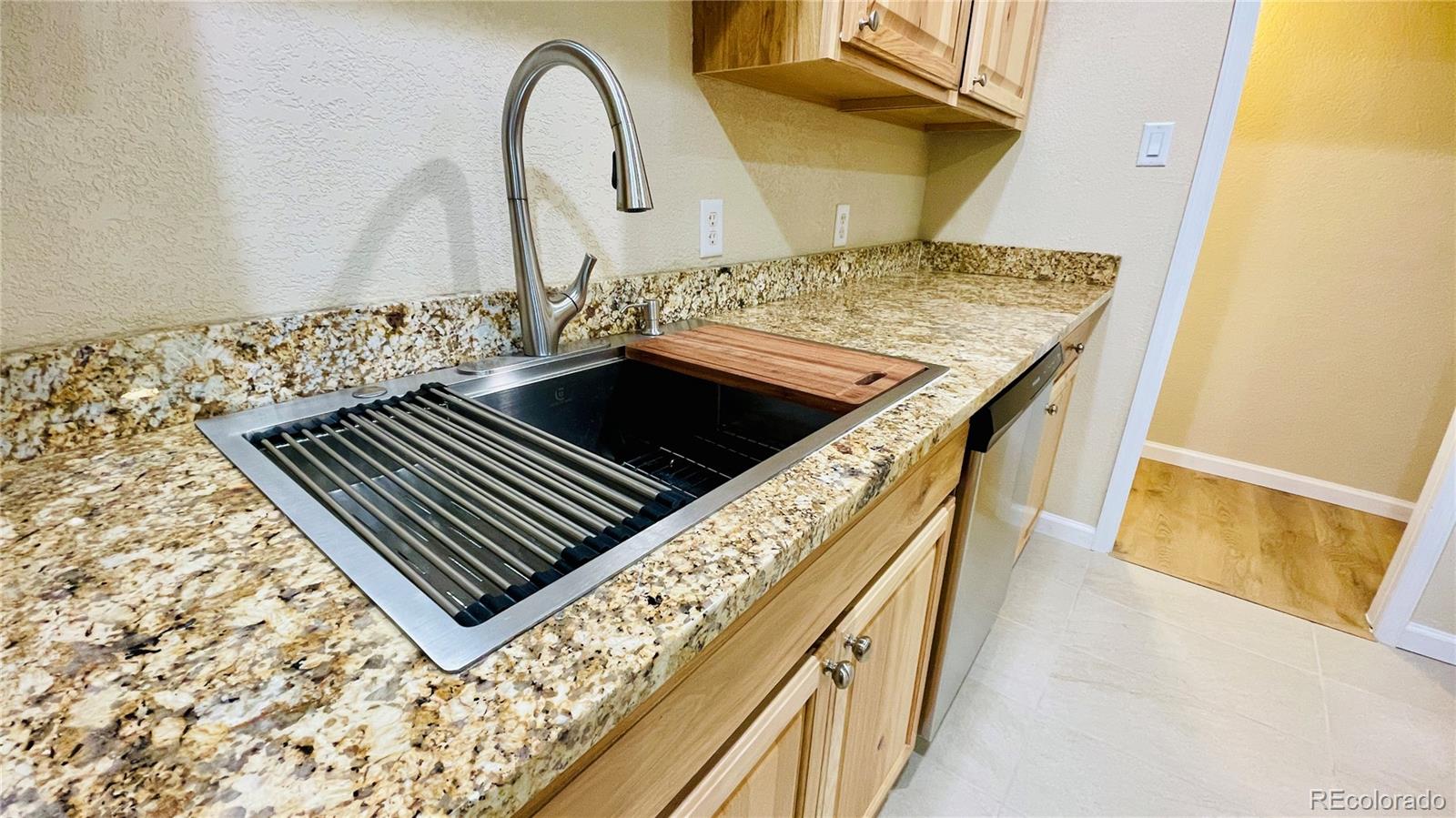 MLS Image #6 for 903  quentin street,aurora, Colorado
