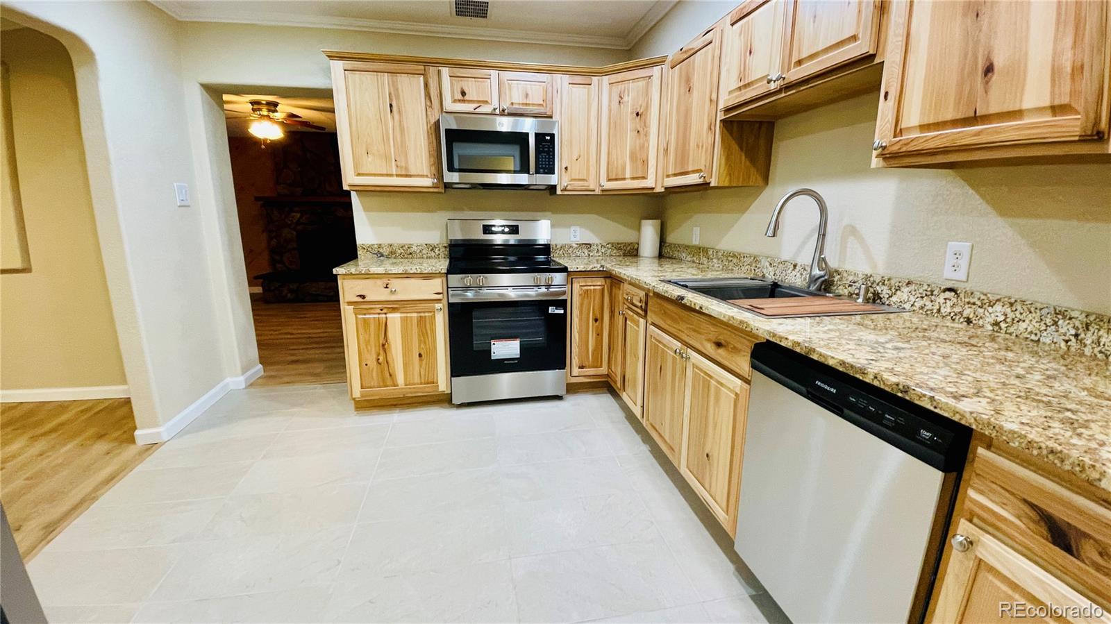 MLS Image #7 for 903  quentin street,aurora, Colorado