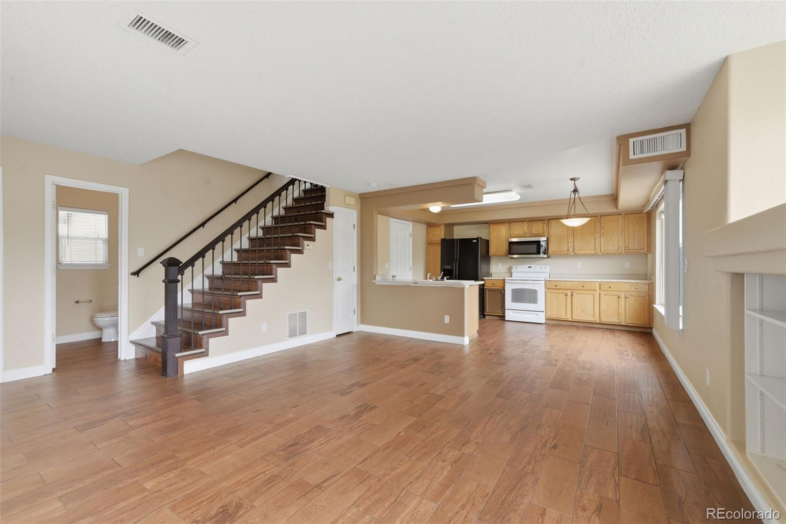 MLS Image #3 for 21430 e 42nd avenue,denver, Colorado
