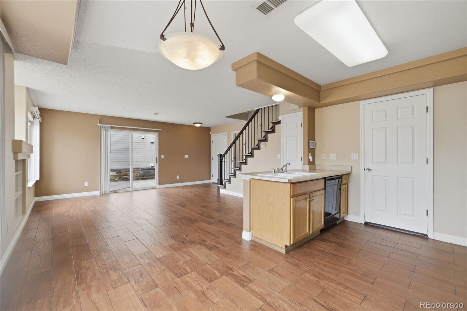 MLS Image #4 for 21430 e 42nd avenue,denver, Colorado