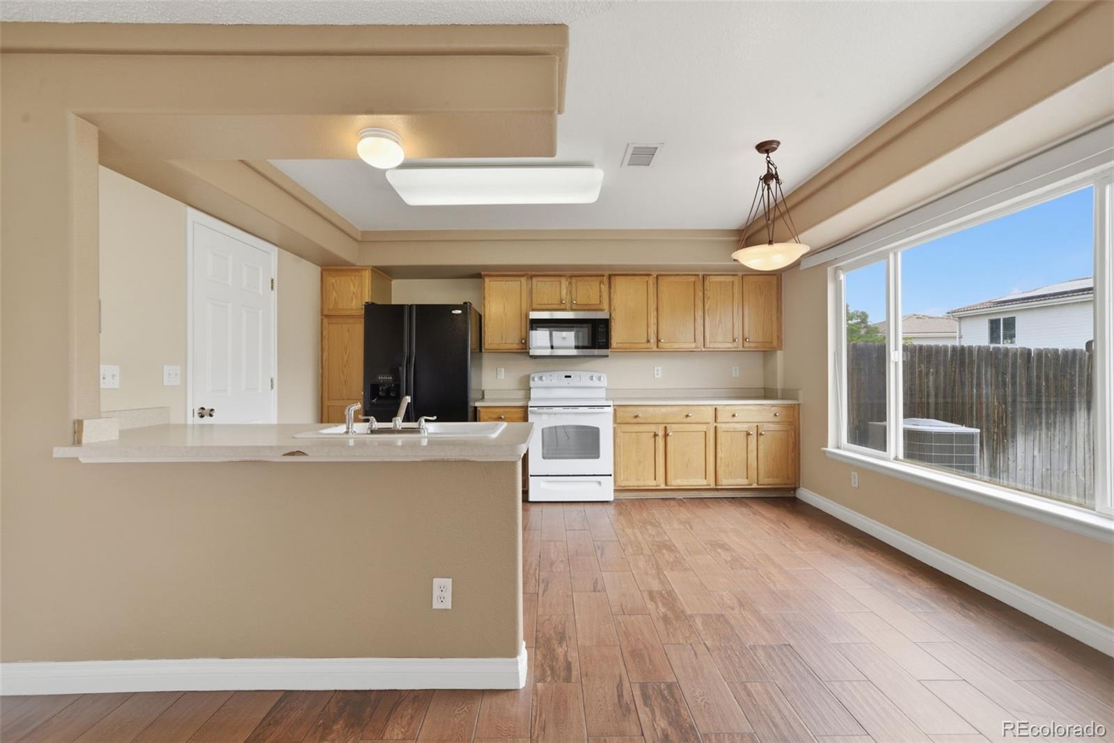MLS Image #6 for 21430 e 42nd avenue,denver, Colorado