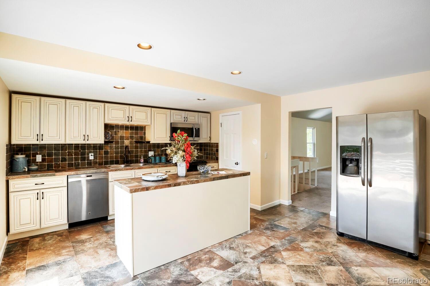 MLS Image #8 for 11410 e bates court,aurora, Colorado