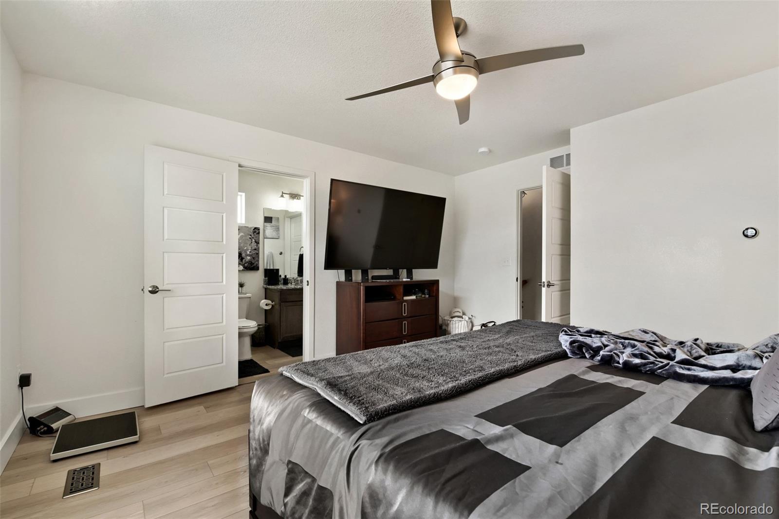 MLS Image #10 for 19118 e 54th place,denver, Colorado