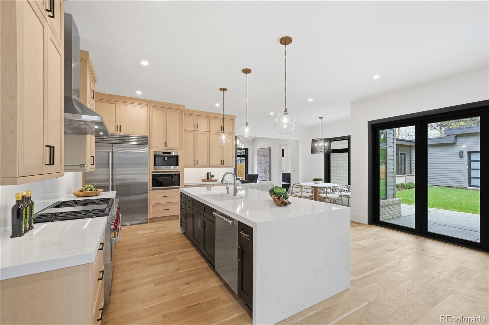 MLS Image #11 for 2442 s saint paul street,denver, Colorado