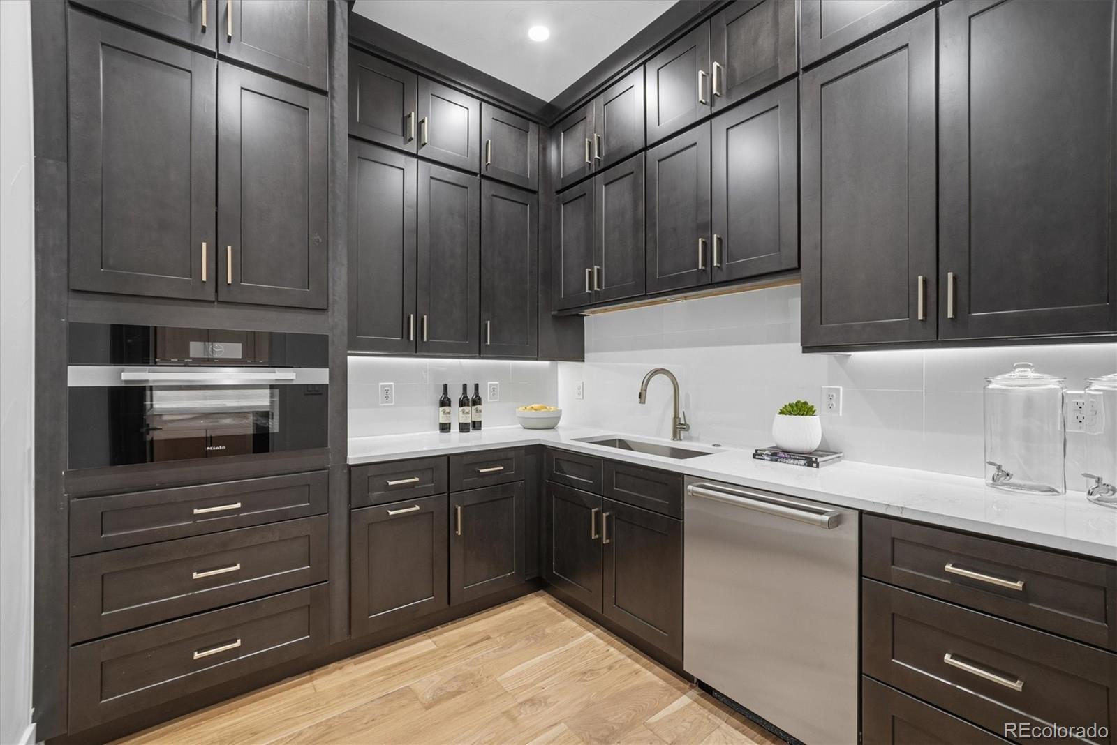 MLS Image #15 for 2442 s saint paul street,denver, Colorado