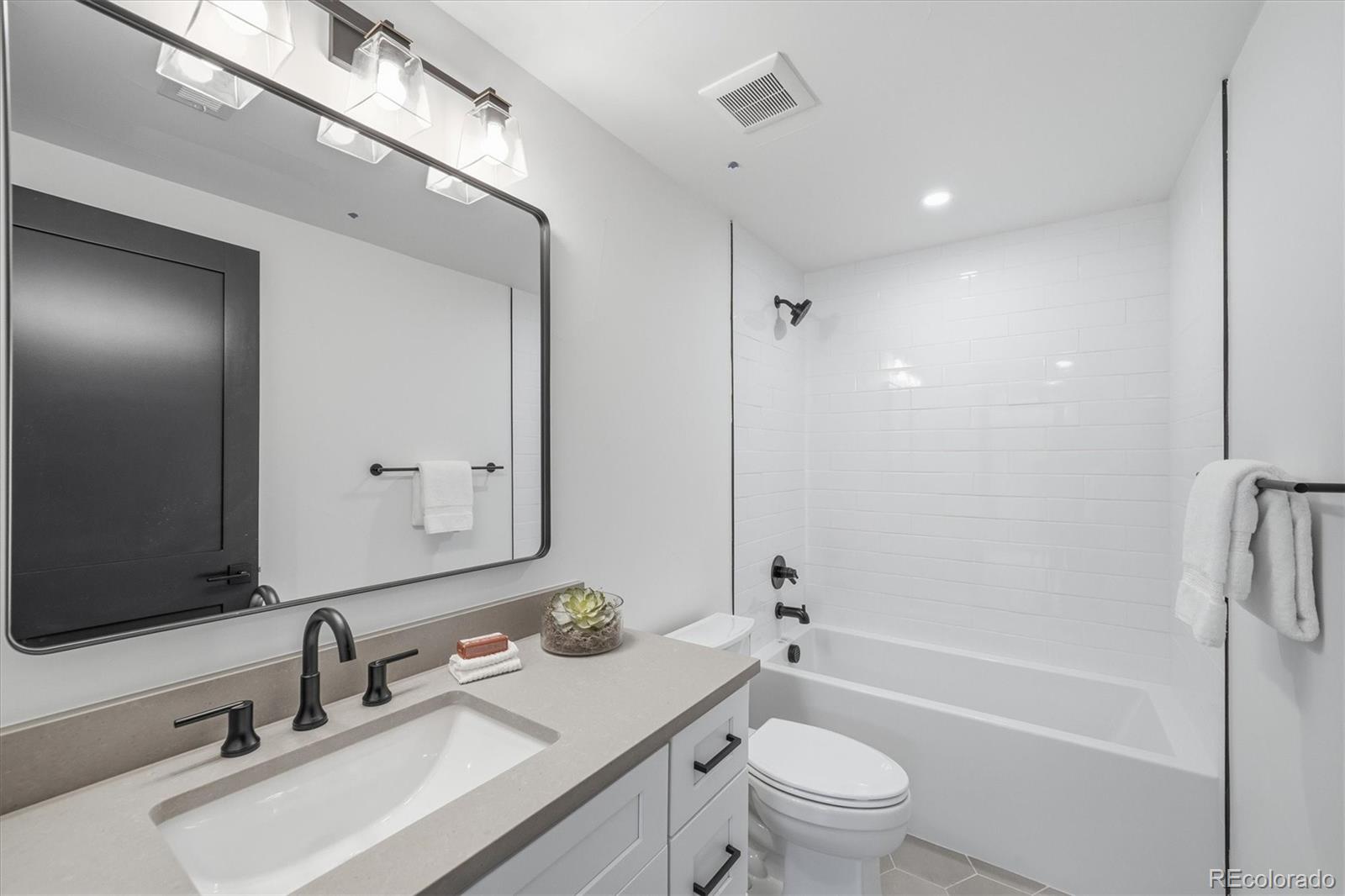 MLS Image #29 for 2442 s saint paul street,denver, Colorado