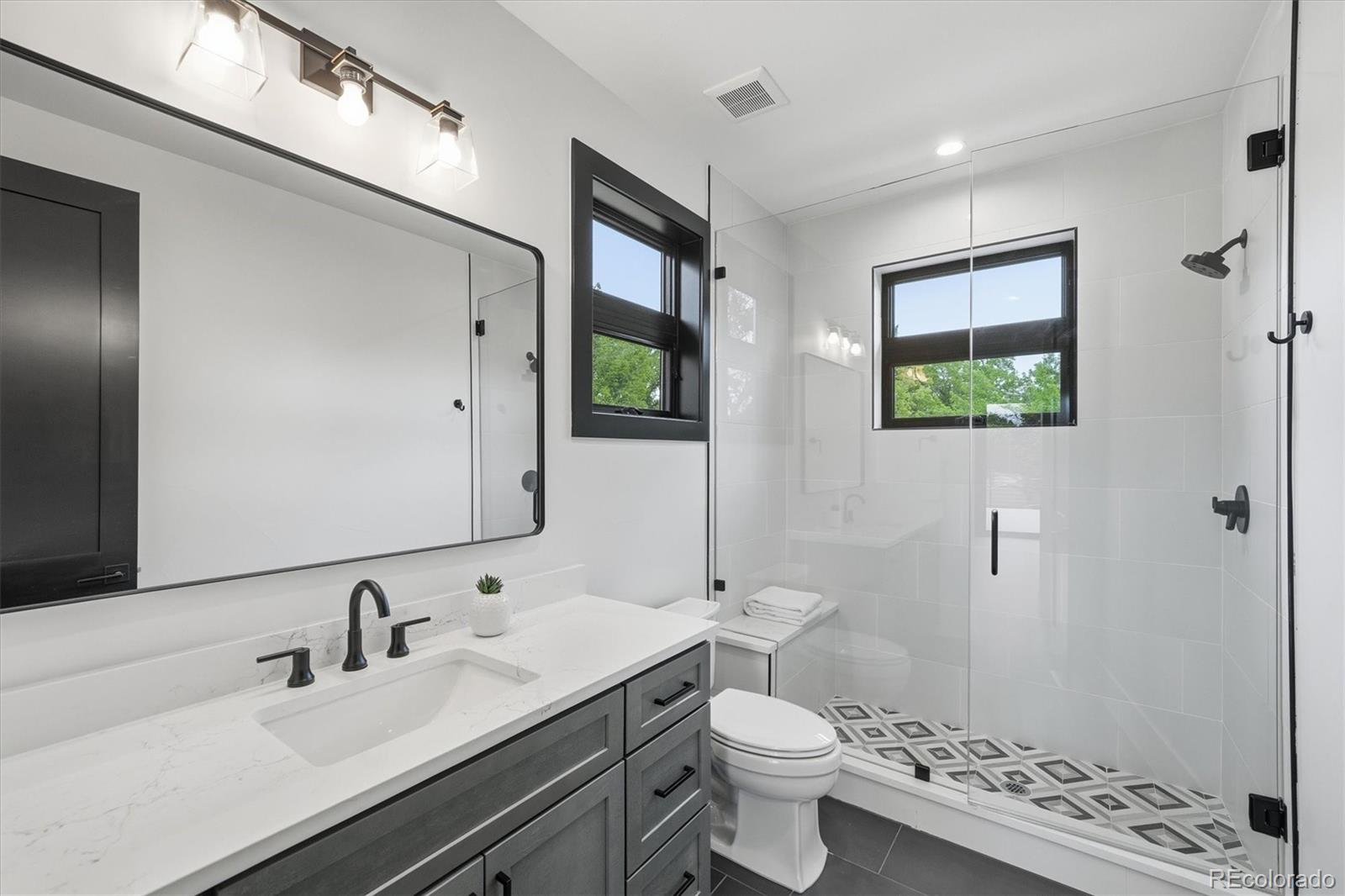 MLS Image #36 for 2442 s saint paul street,denver, Colorado