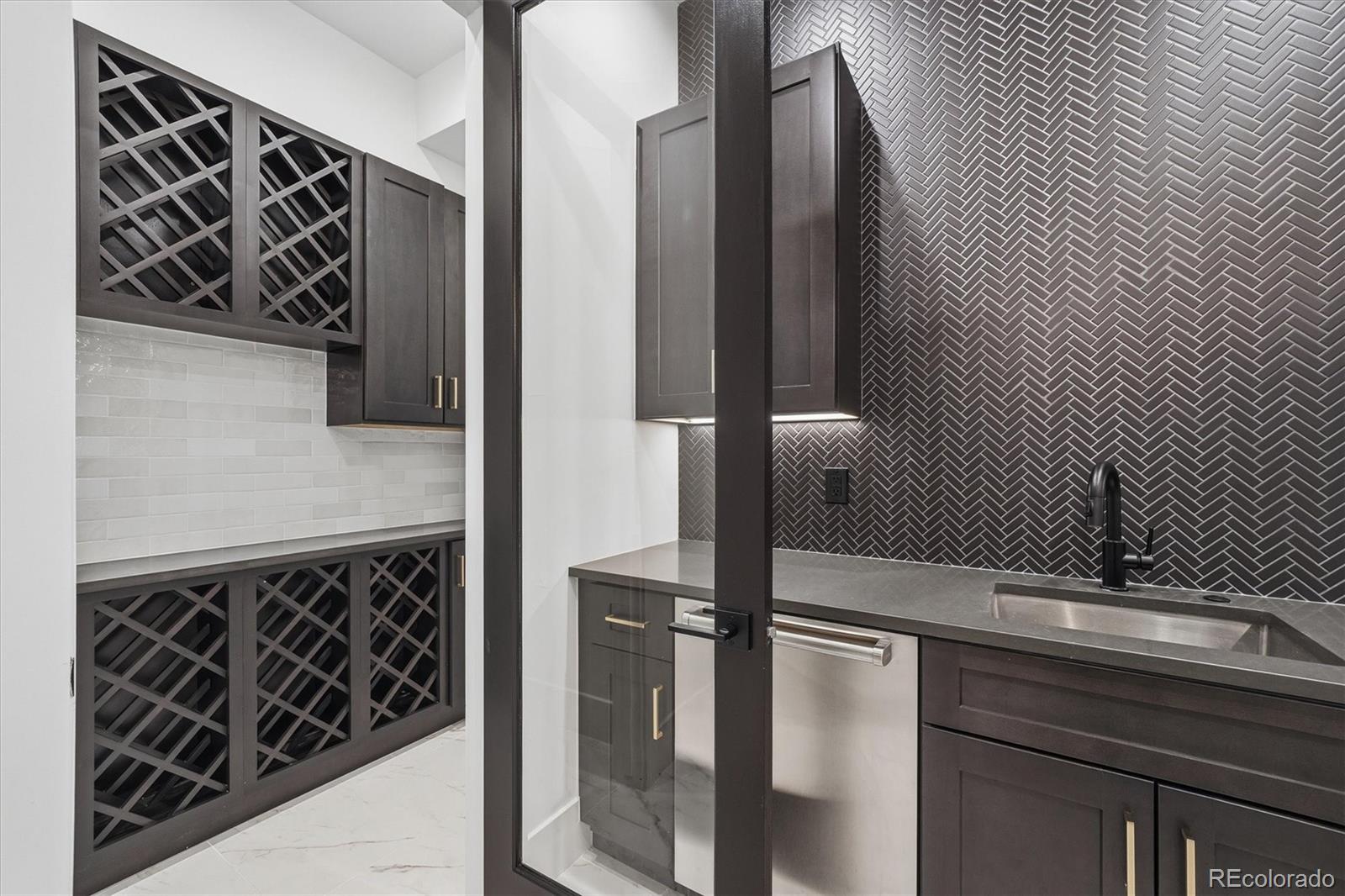 MLS Image #40 for 2442 s saint paul street,denver, Colorado