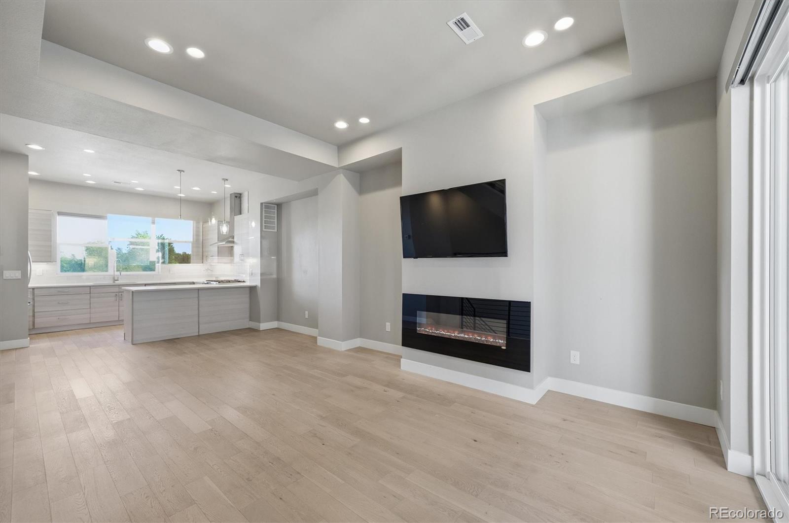 MLS Image #10 for 7851 w 51st avenue,arvada, Colorado