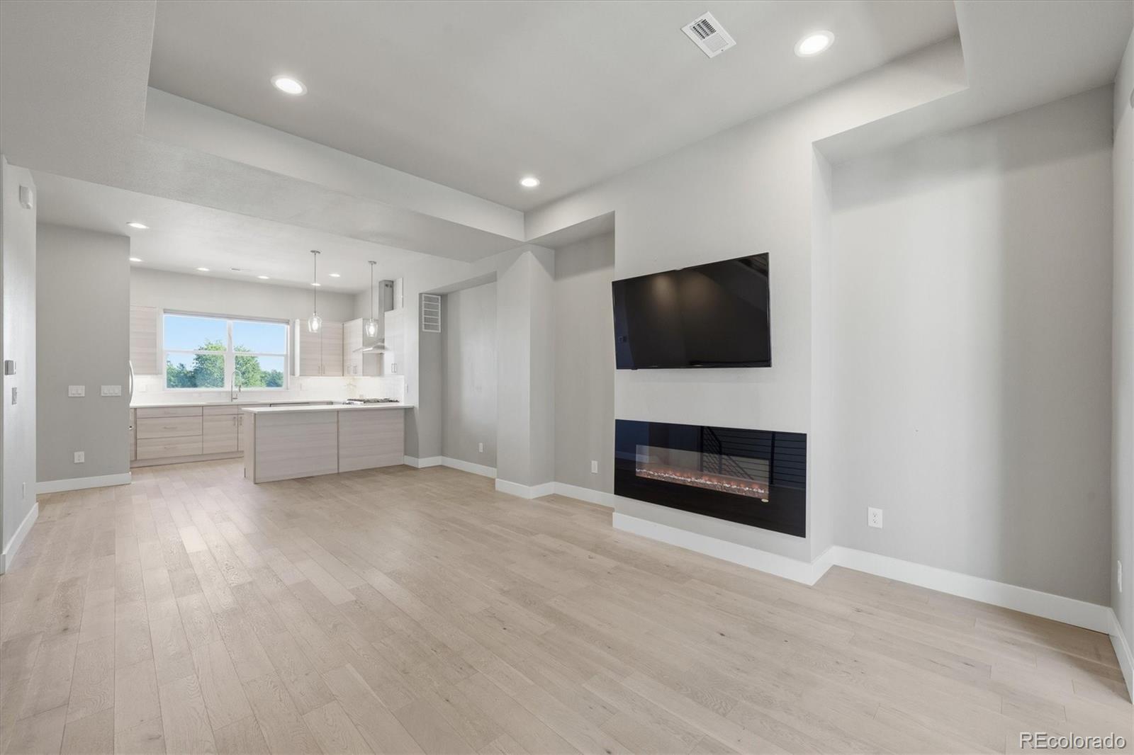 MLS Image #2 for 7851 w 51st avenue,arvada, Colorado