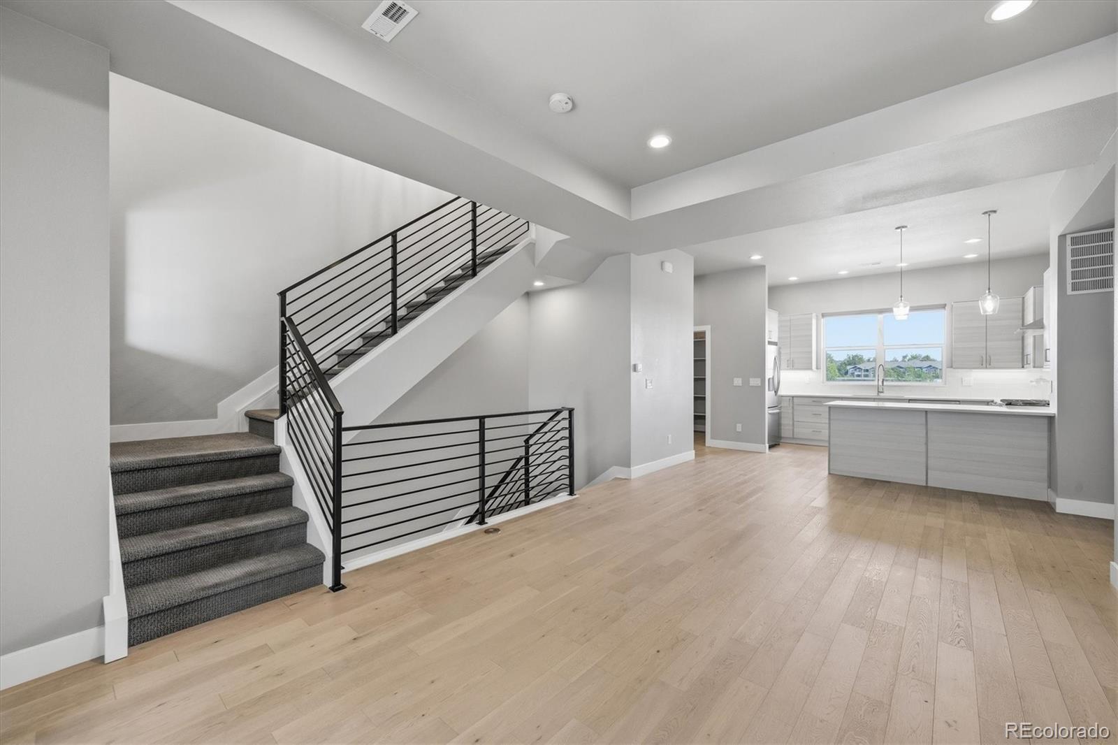 MLS Image #5 for 7851 w 51st avenue,arvada, Colorado