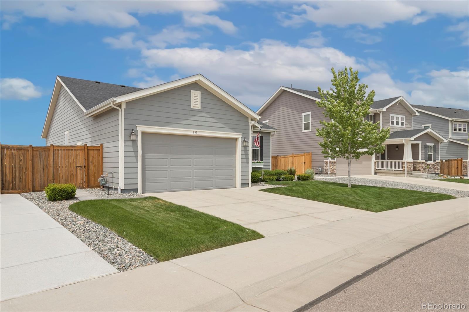 MLS Image #1 for 855 n waterloo circle,aurora, Colorado