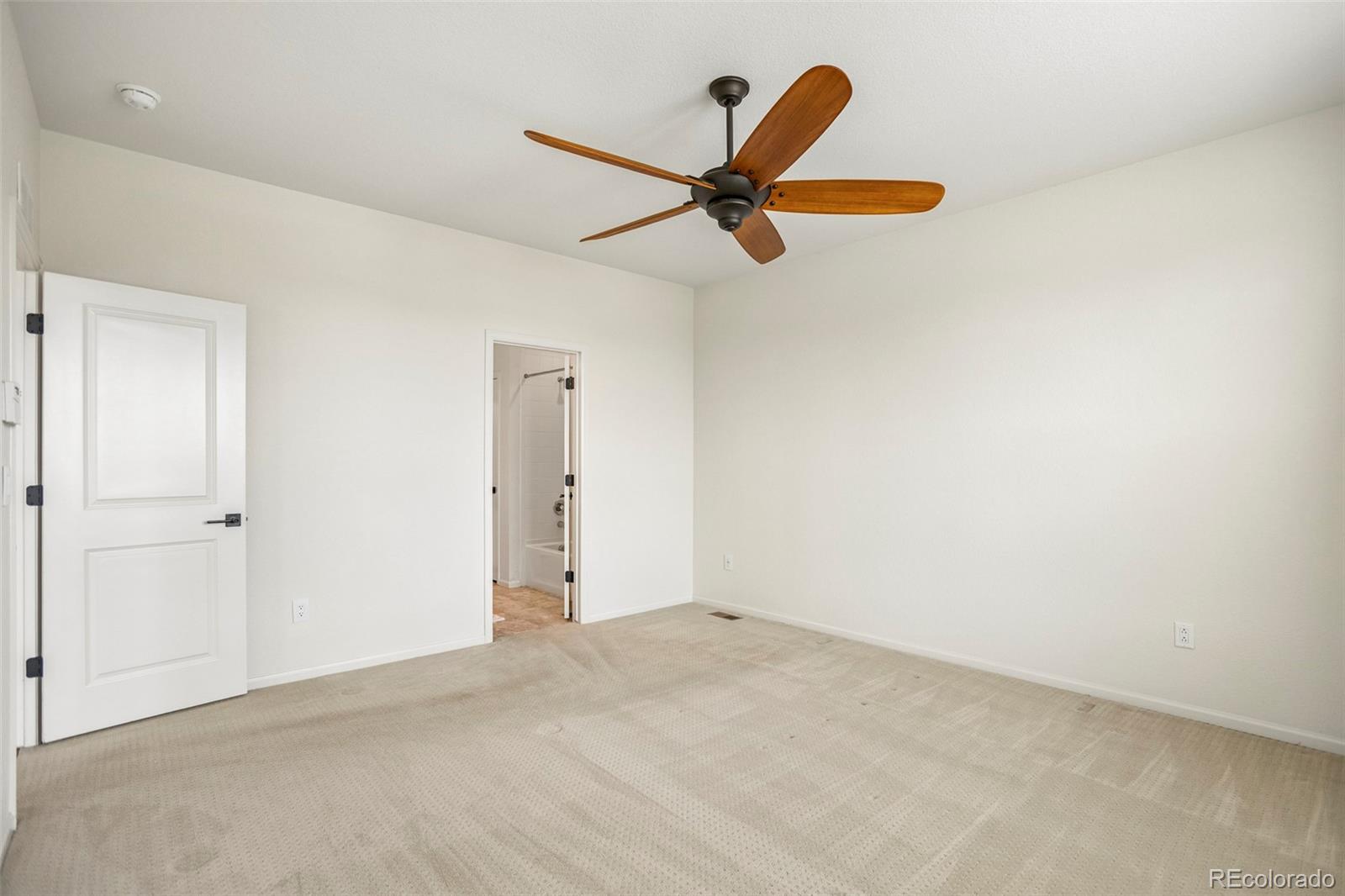 MLS Image #14 for 855 n waterloo circle,aurora, Colorado