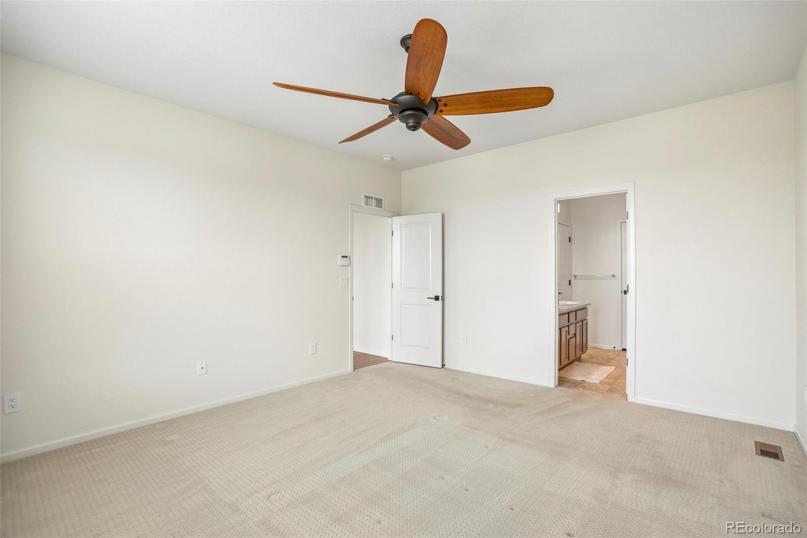 MLS Image #15 for 855 n waterloo circle,aurora, Colorado