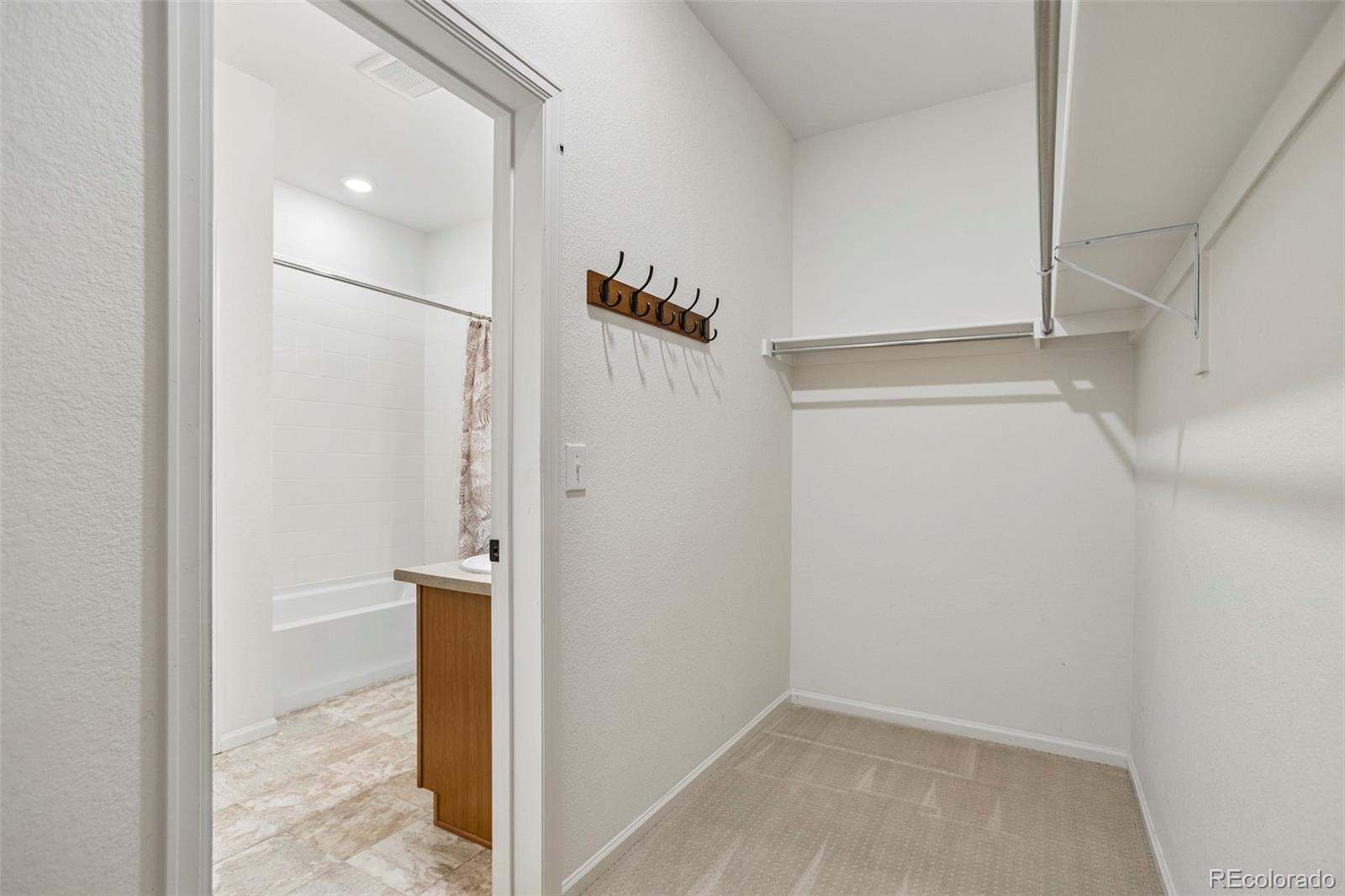 MLS Image #18 for 855 n waterloo circle,aurora, Colorado