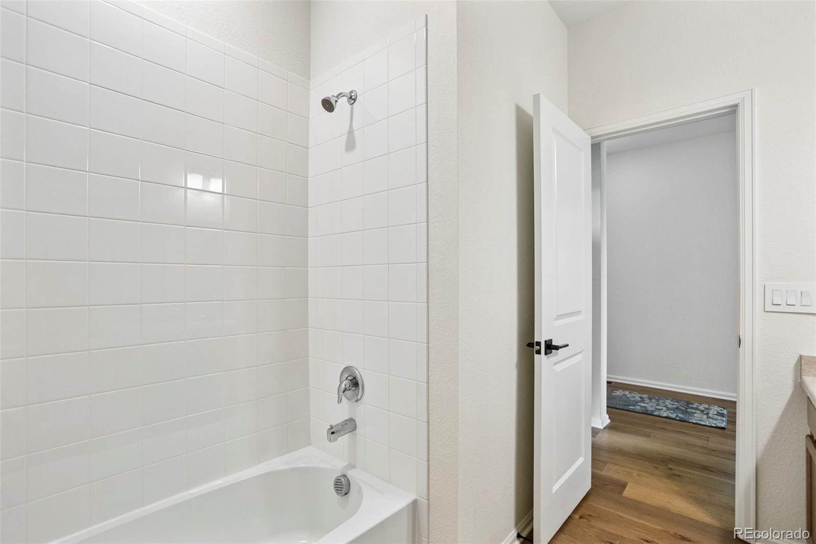 MLS Image #24 for 855 n waterloo circle,aurora, Colorado