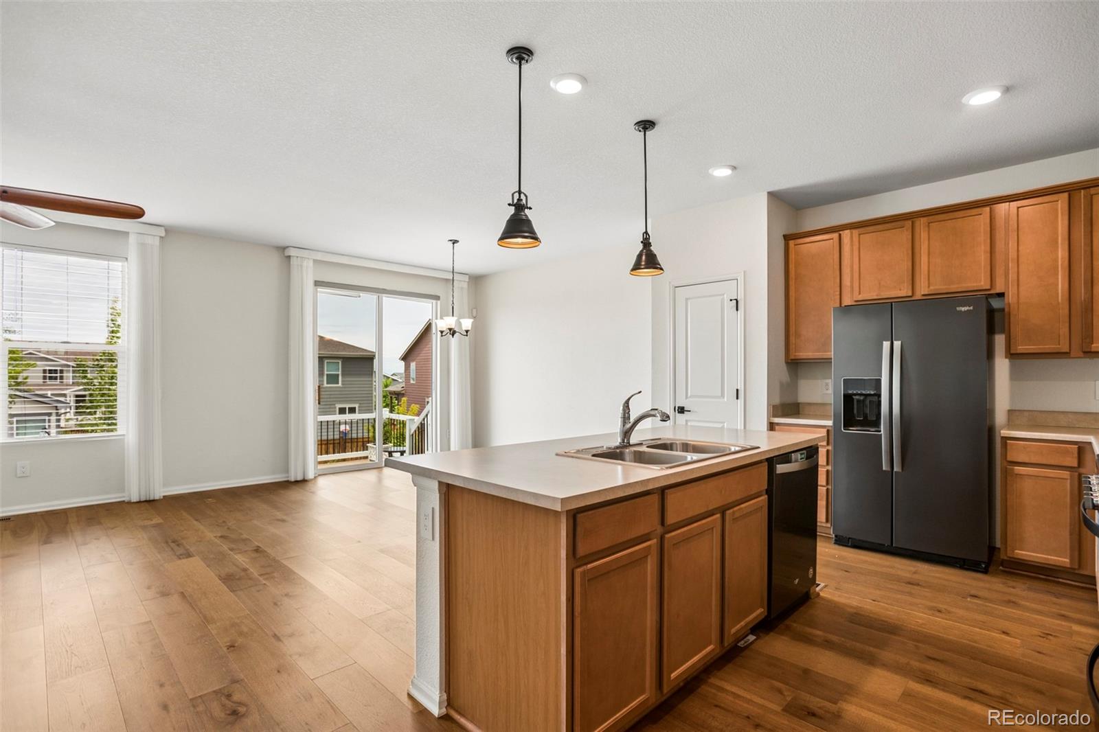 MLS Image #5 for 855 n waterloo circle,aurora, Colorado