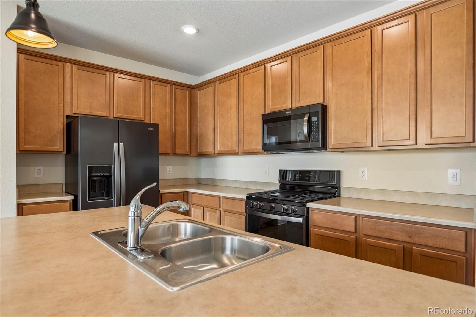 MLS Image #7 for 855 n waterloo circle,aurora, Colorado