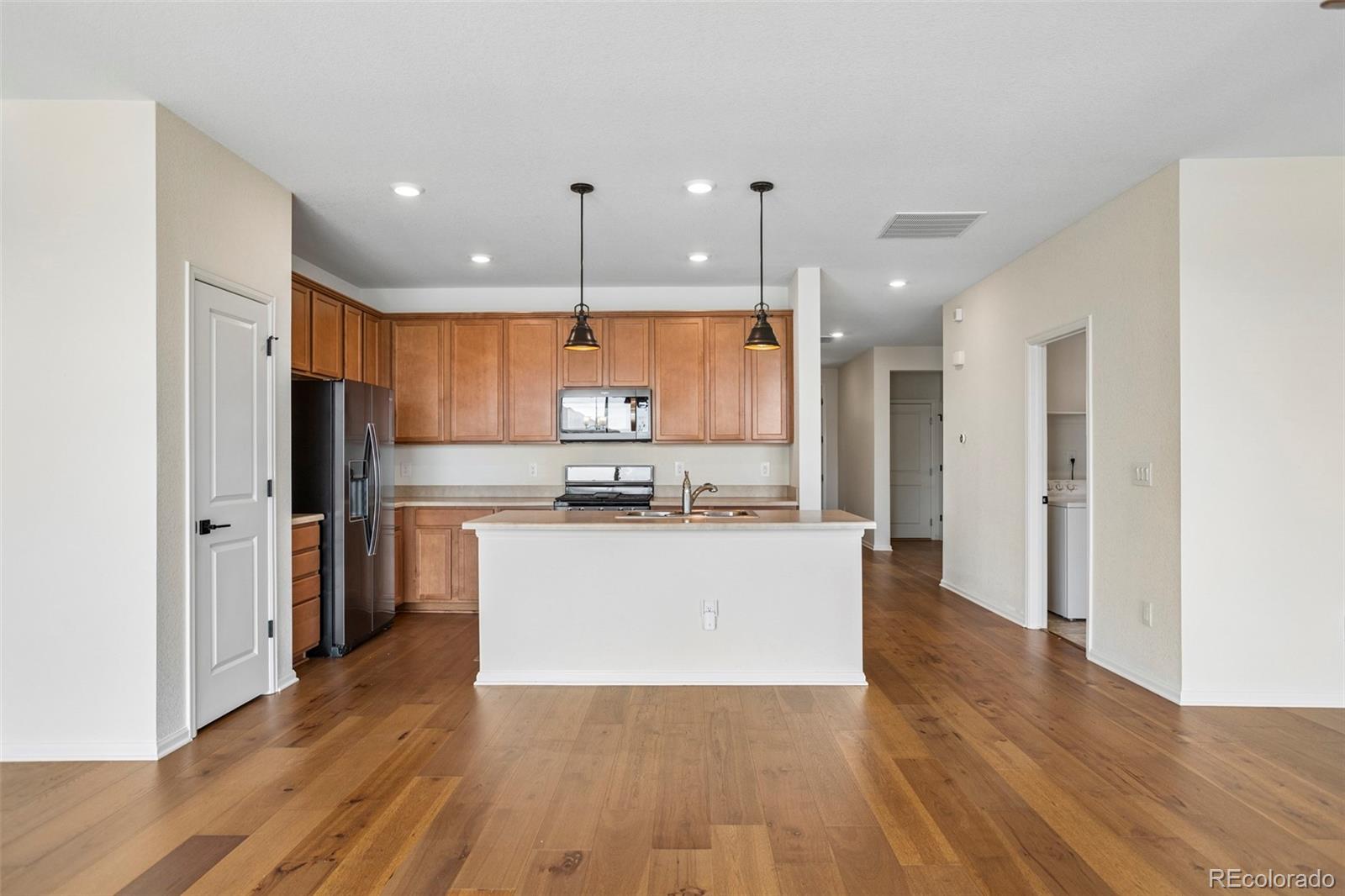 MLS Image #8 for 855 n waterloo circle,aurora, Colorado