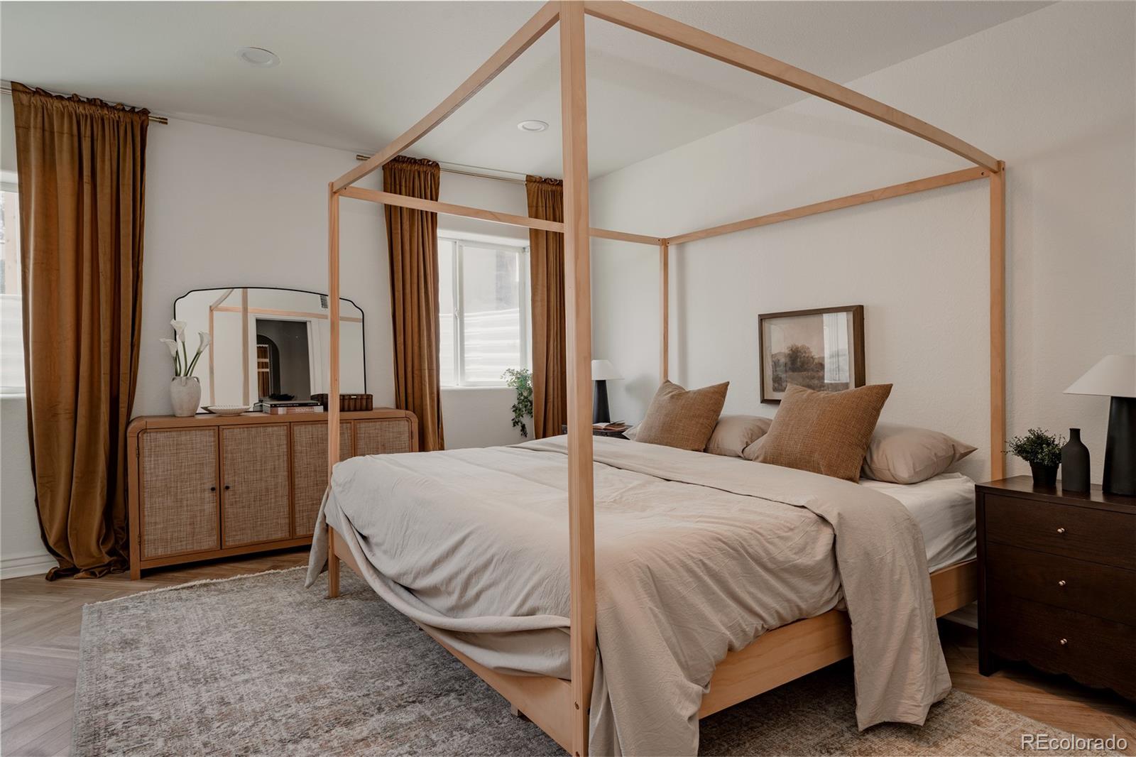 MLS Image #11 for 1679 s grant street,denver, Colorado