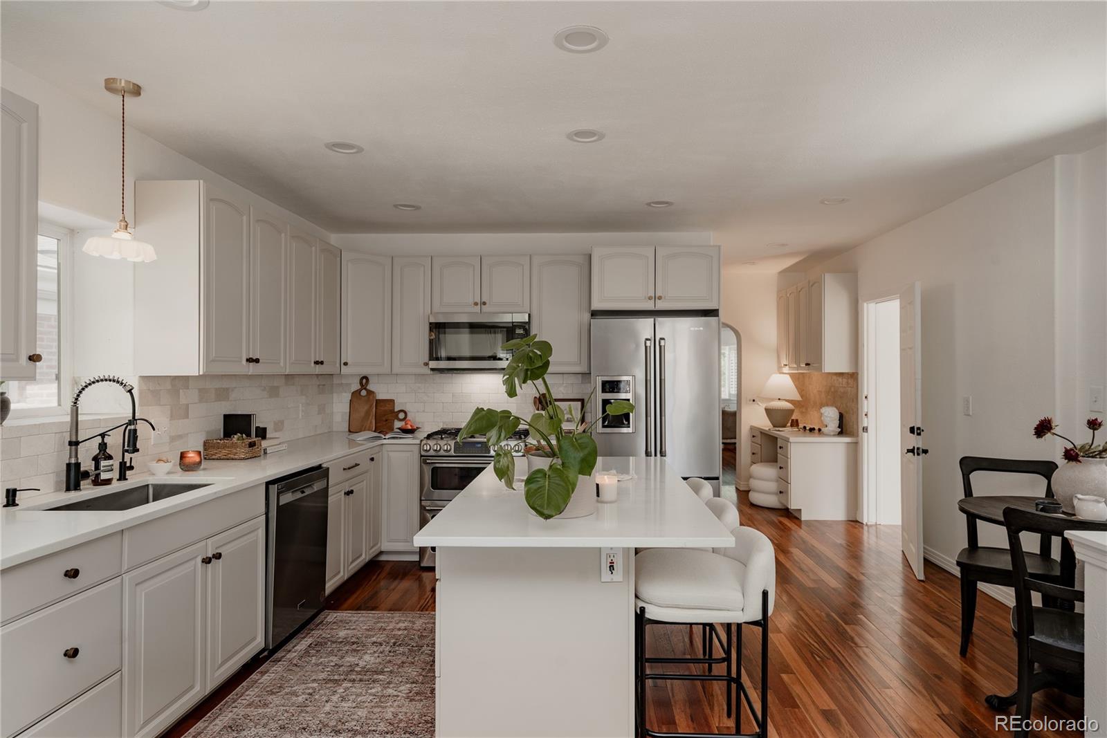 MLS Image #23 for 1679 s grant street,denver, Colorado