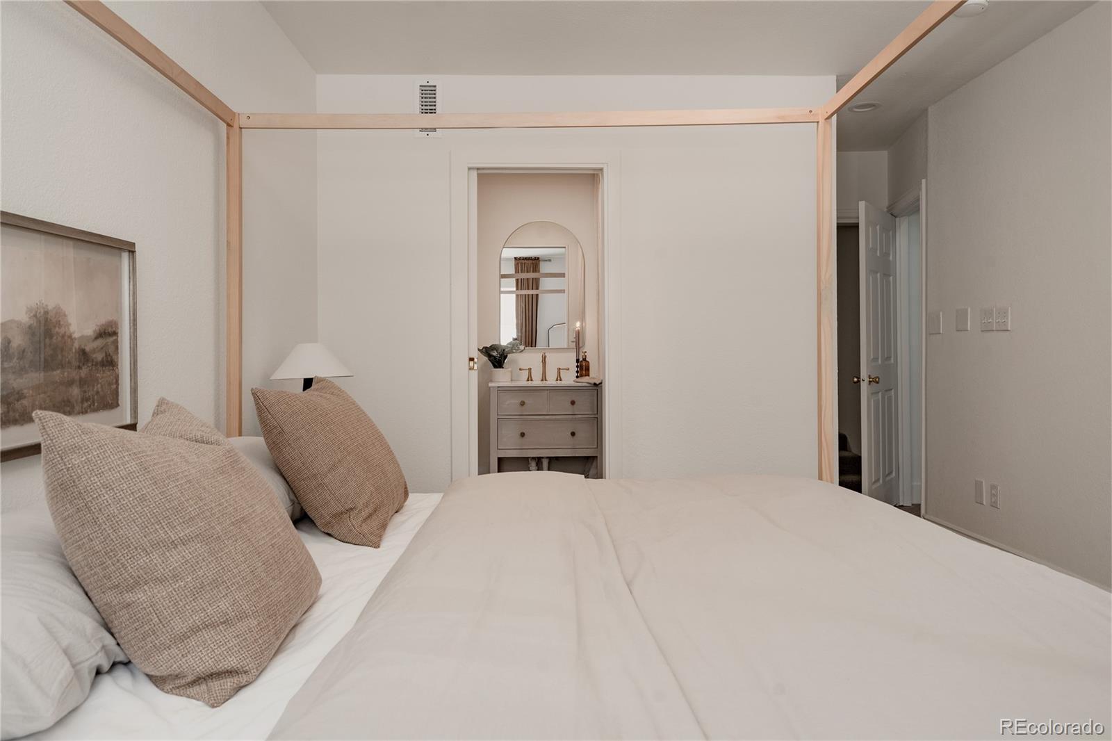 MLS Image #27 for 1679 s grant street,denver, Colorado