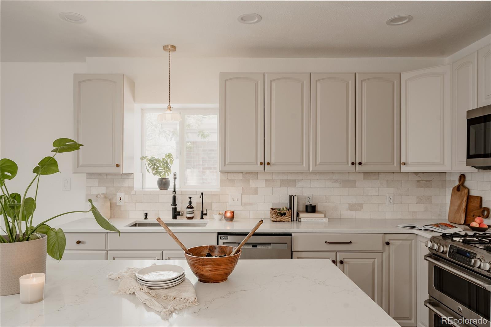 MLS Image #4 for 1679 s grant street,denver, Colorado