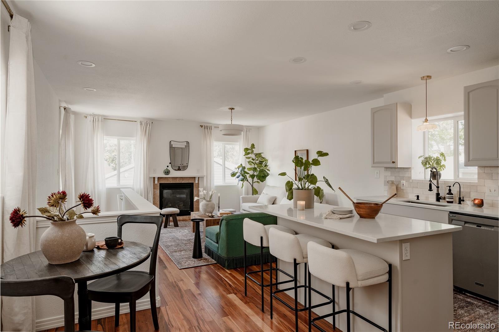 MLS Image #5 for 1679 s grant street,denver, Colorado