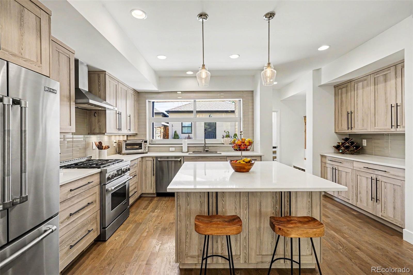 MLS Image #13 for 2538 n clarkson street,denver, Colorado