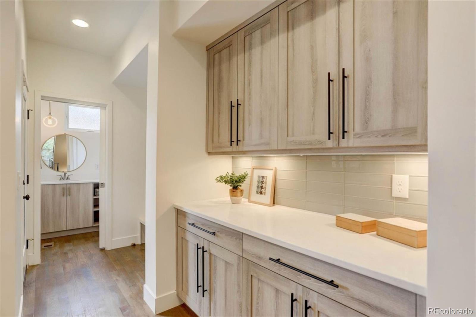 MLS Image #14 for 2538 n clarkson street,denver, Colorado