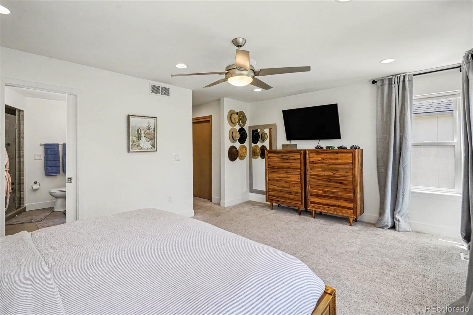 MLS Image #17 for 2538 n clarkson street,denver, Colorado