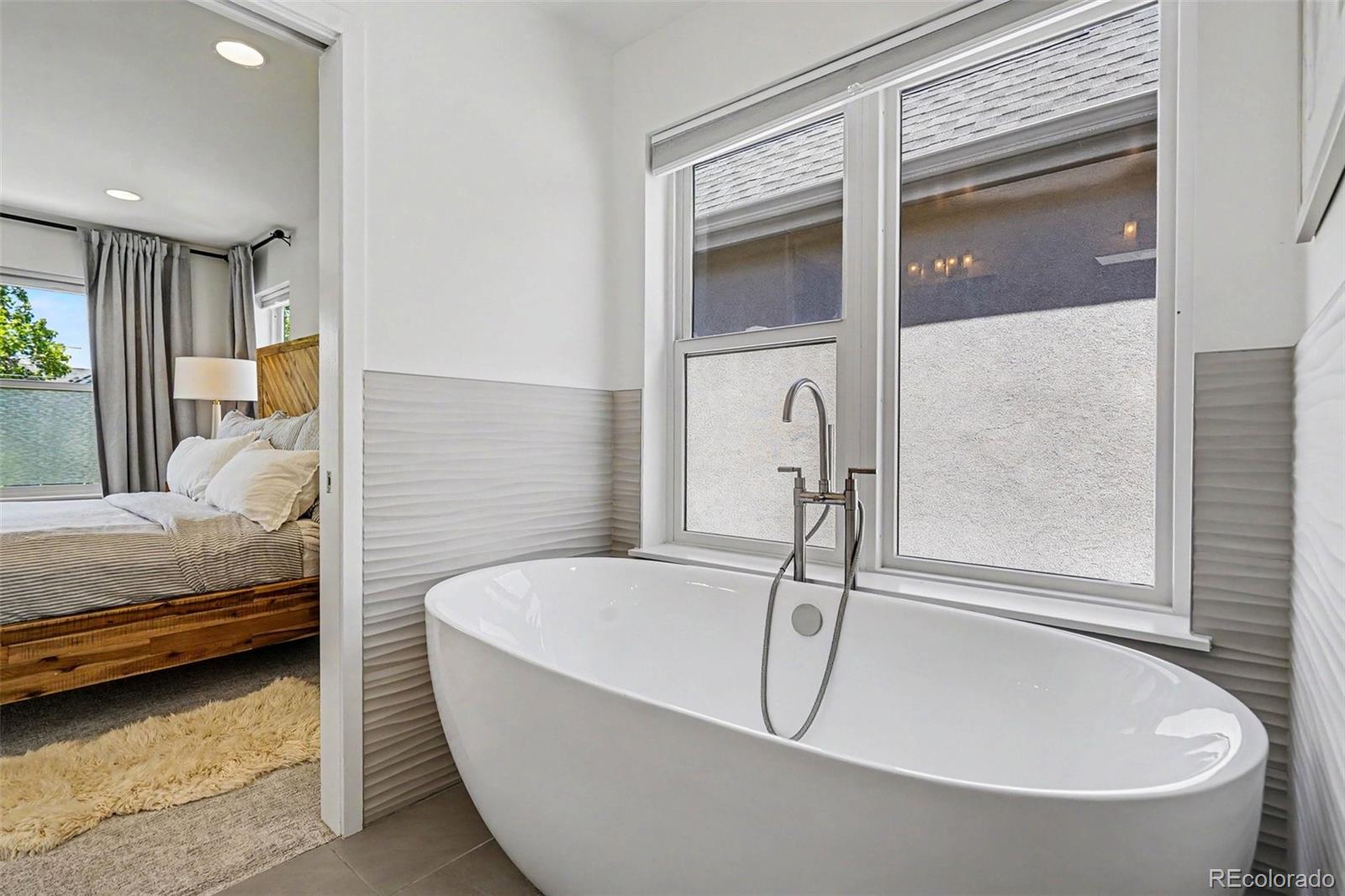 MLS Image #18 for 2538 n clarkson street,denver, Colorado