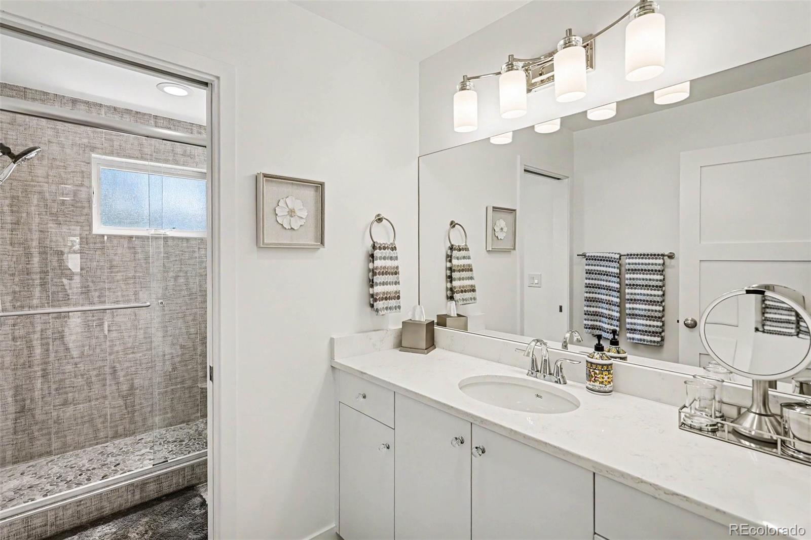 MLS Image #23 for 2538 n clarkson street,denver, Colorado