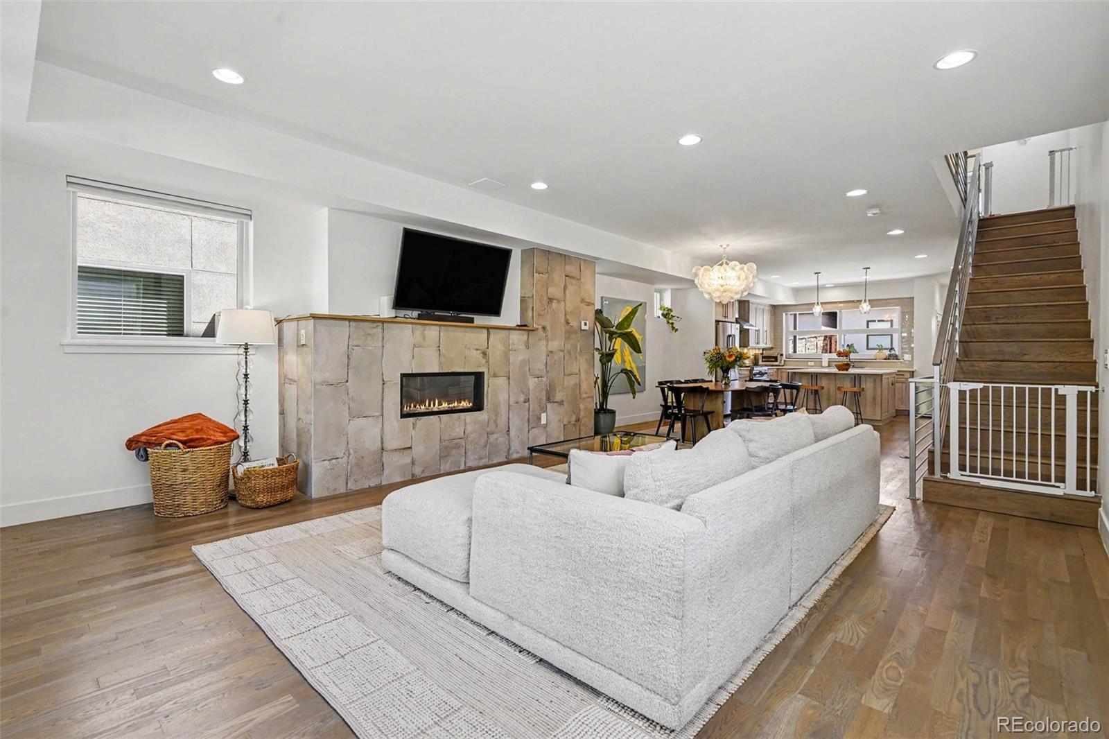 MLS Image #6 for 2538 n clarkson street,denver, Colorado