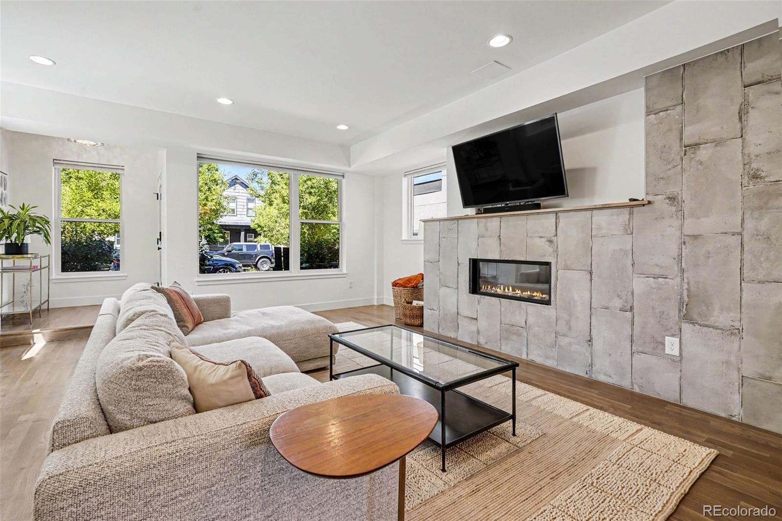 MLS Image #8 for 2538 n clarkson street,denver, Colorado