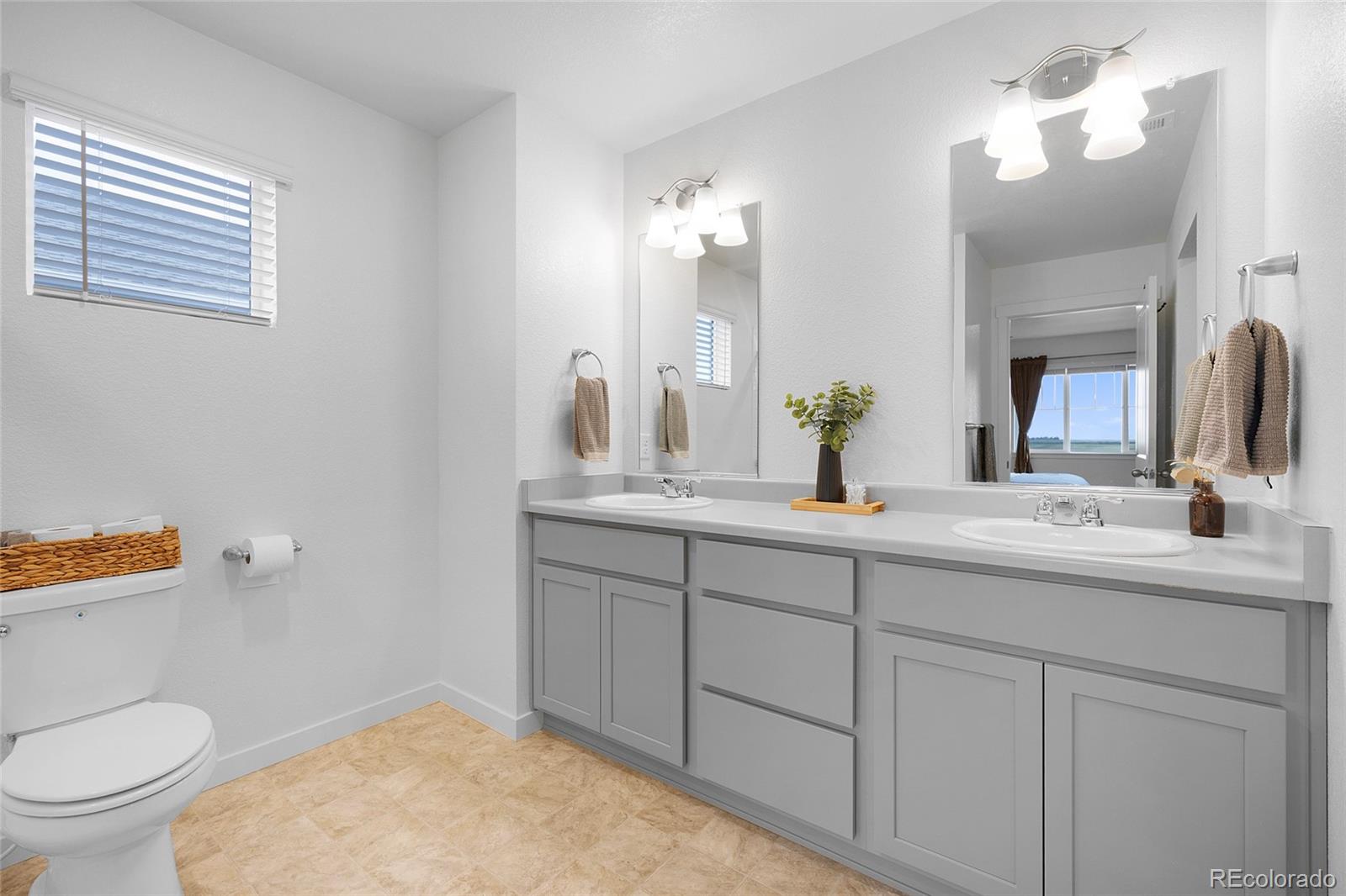 MLS Image #19 for 28274 e 8th place,watkins, Colorado