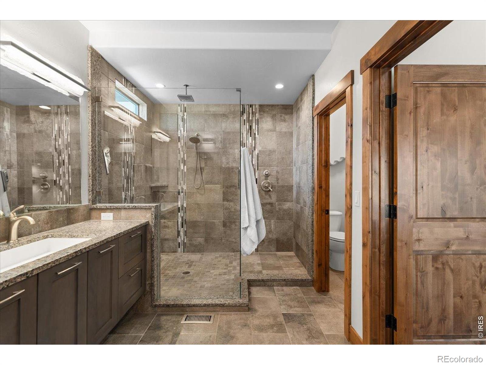 MLS Image #30 for 1336  paramount drive,berthoud, Colorado