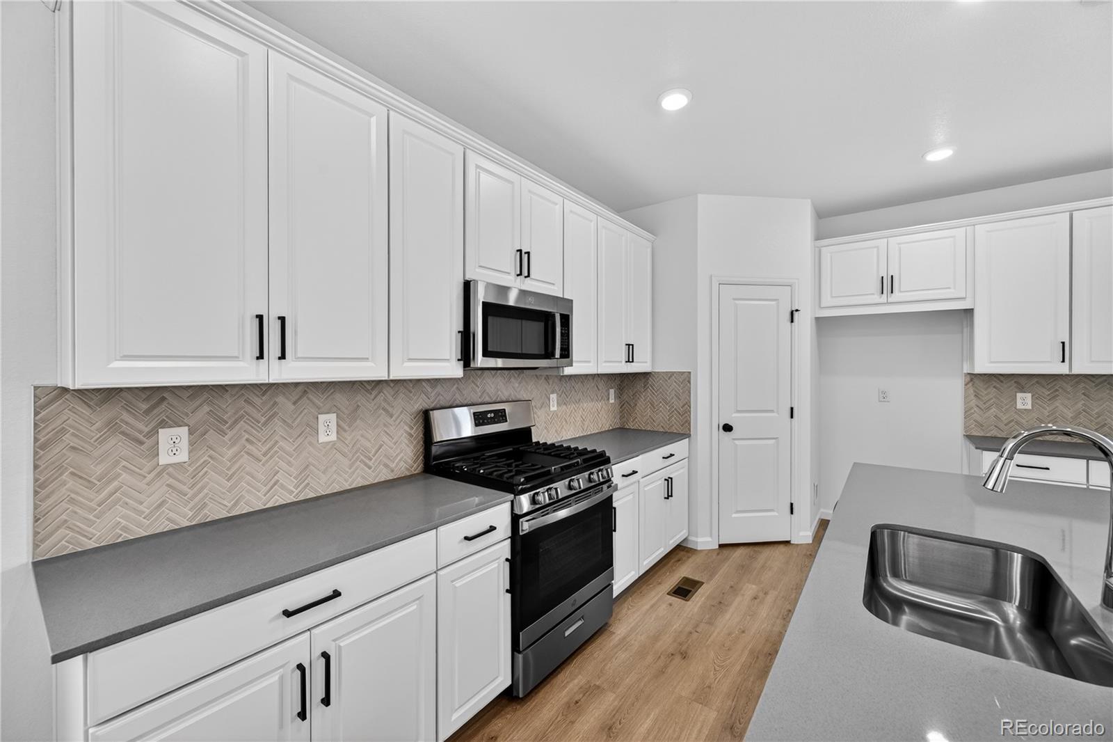 MLS Image #7 for 28405 e 4th avenue,watkins, Colorado