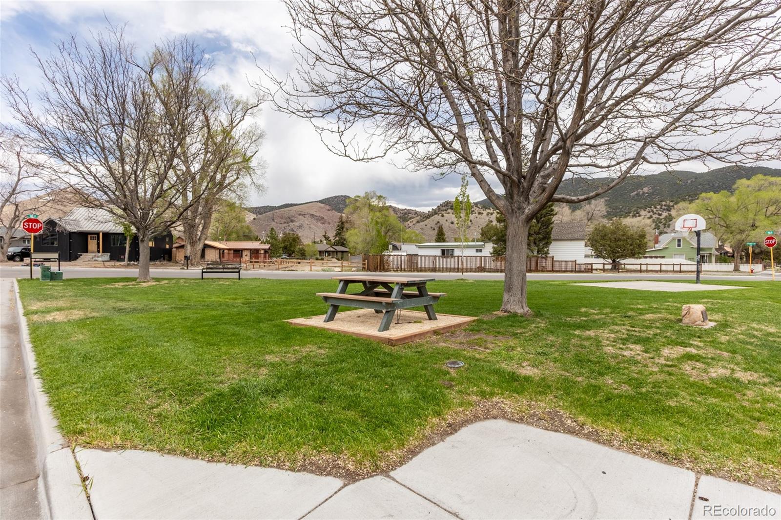 MLS Image #38 for 548 e third street,salida, Colorado
