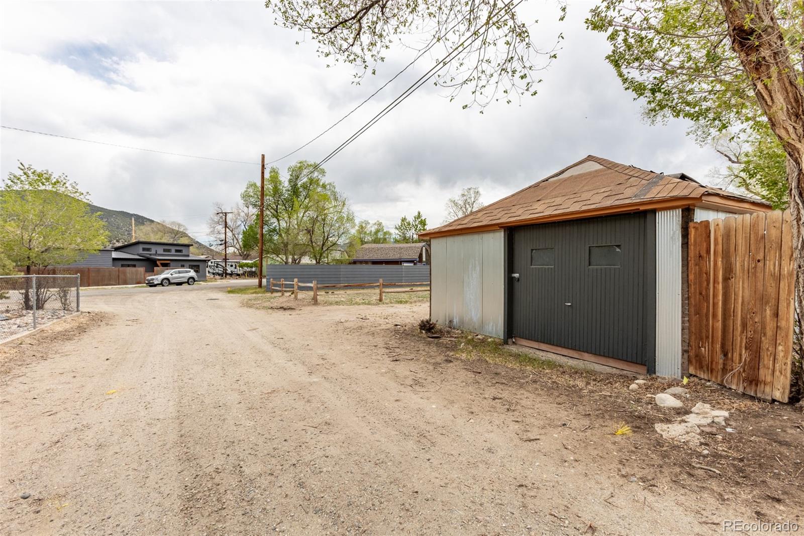 MLS Image #39 for 548 e third street,salida, Colorado